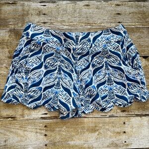 Lilly Pulitzer Blue and White Shorts Small